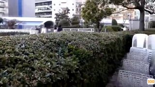 强行扒衣强暴银行经理，32岁离异有孩子，银行存款1200万，业务经理主动加微信后周日约出来吃饭，软磨硬泡带到